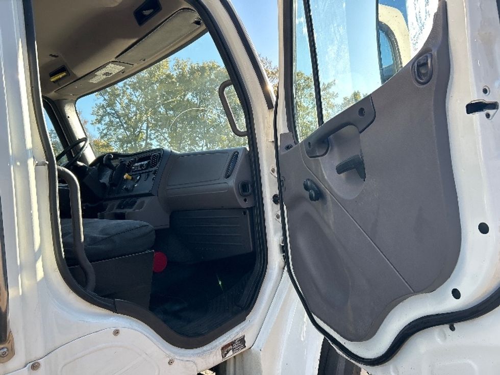 Medium Duty Box Truck-Light and Medium Duty Trucks-Freightliner-2020-M2-Albany-NY-191,798\n\t\tmiles-$ 48,750 - Image 20