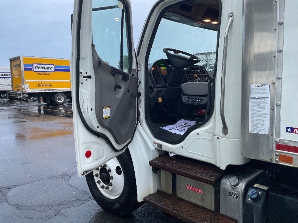 Medium Duty Box Truck-Light and Medium Duty Trucks-Freightliner-2020-M2-Albany-NY-224,425\n\t\tmiles-$ 43,000 - Image 16