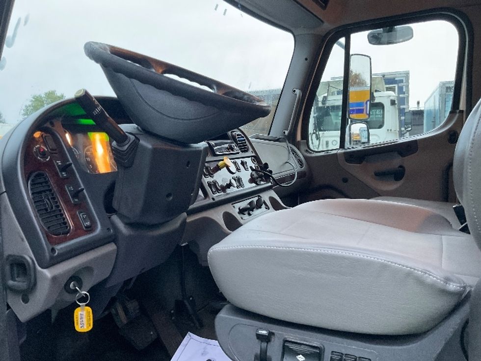 Medium Duty Box Truck-Light and Medium Duty Trucks-Freightliner-2020-M2-Albany-NY-224,425\n\t\tmiles-$ 43,000 - Image 17