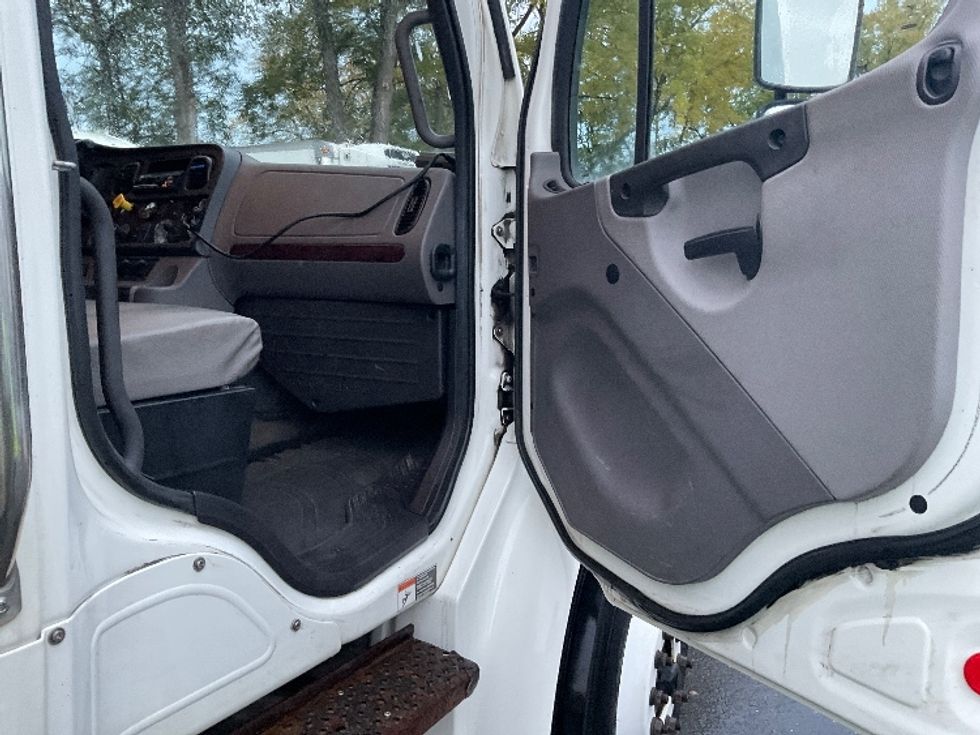 Medium Duty Box Truck-Light and Medium Duty Trucks-Freightliner-2020-M2-Albany-NY-224,425\n\t\tmiles-$ 43,000 - Image 20