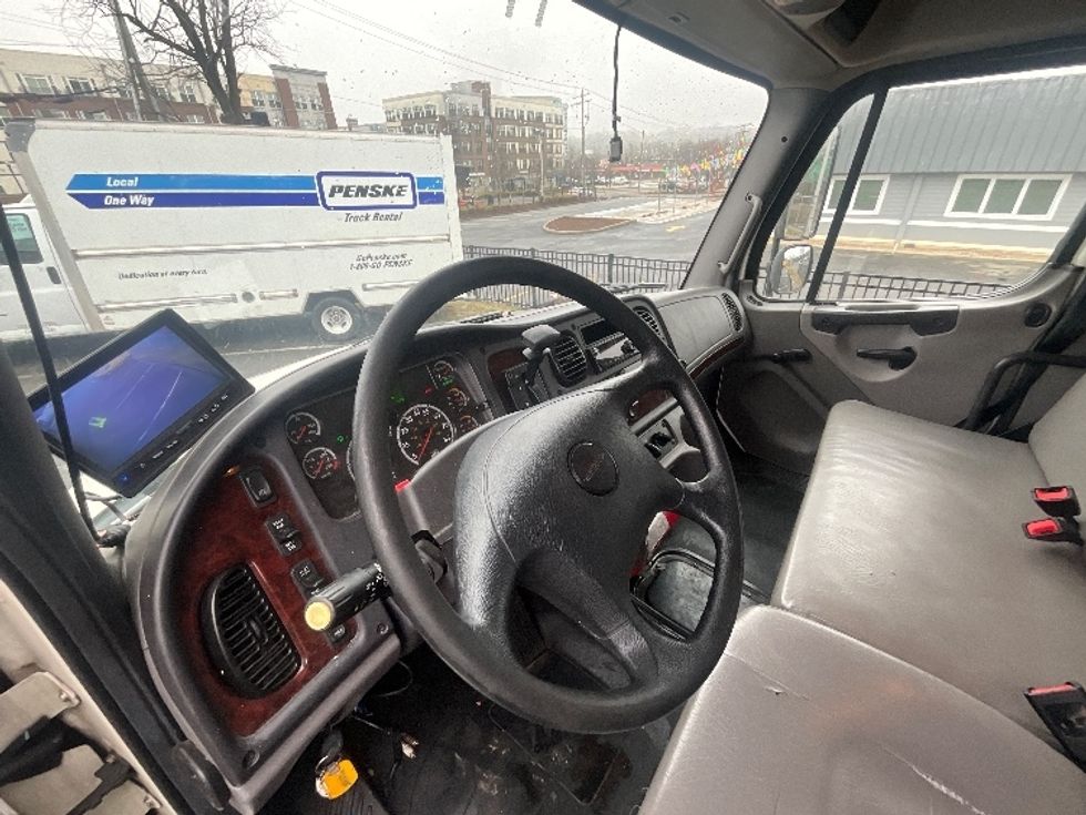 Medium Duty Box Truck-Light and Medium Duty Trucks-Freightliner-2020-M2-Alexandria-VA-111,749\n\t\tmiles-$ 61,500 - Image 17