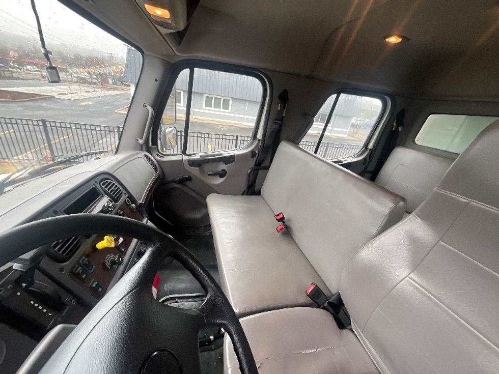 Medium Duty Box Truck-Light and Medium Duty Trucks-Freightliner-2020-M2-Alexandria-VA-111,749\n\t\tmiles-$ 61,500 - Image 19