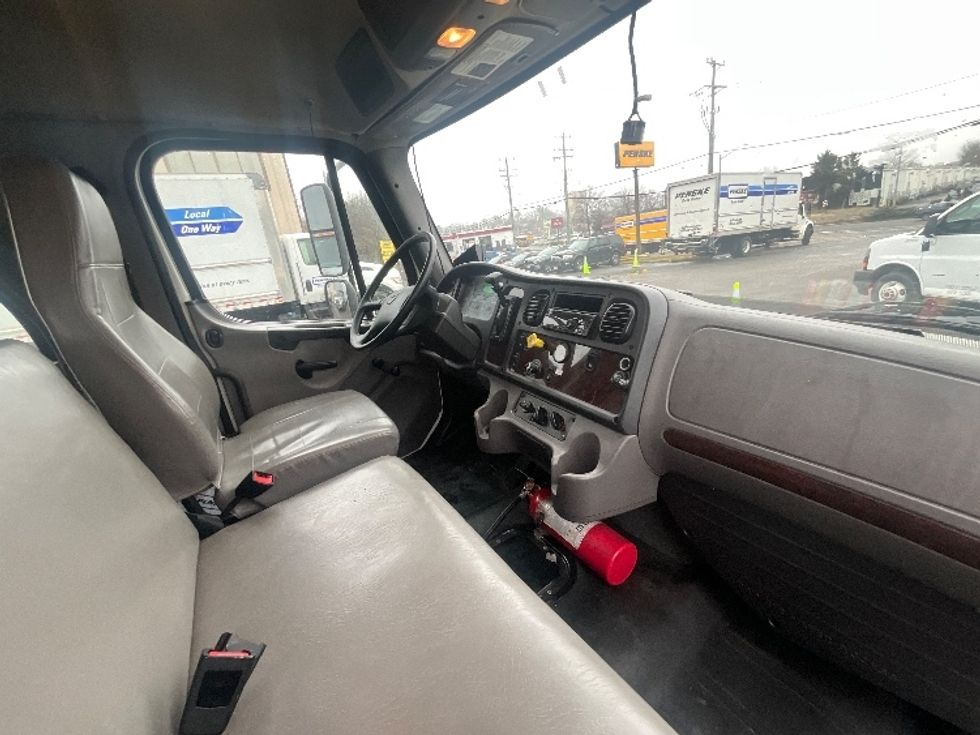 Medium Duty Box Truck-Light and Medium Duty Trucks-Freightliner-2020-M2-Alexandria-VA-111,749\n\t\tmiles-$ 61,500 - Image 22