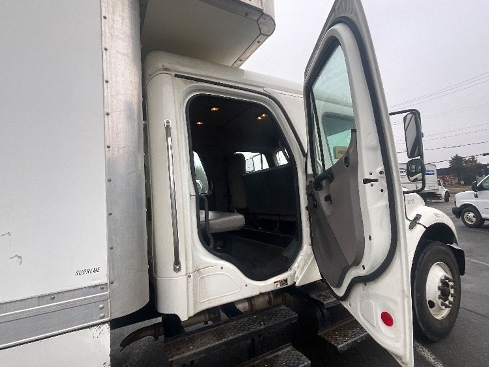 Medium Duty Box Truck-Light and Medium Duty Trucks-Freightliner-2020-M2-Alexandria-VA-111,749\n\t\tmiles-$ 61,500 - Image 26