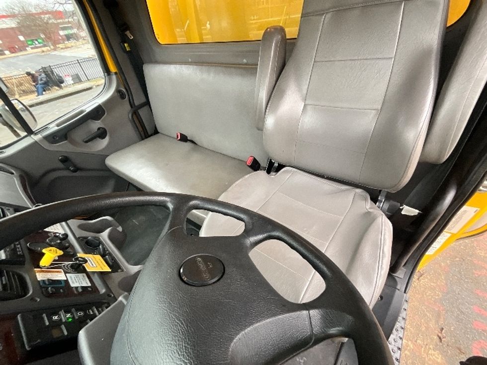 Medium Duty Box Truck-Light and Medium Duty Trucks-Freightliner-2020-M2-Alexandria-VA-189,057\n\t\tmiles-$ 41,000 - Image 19