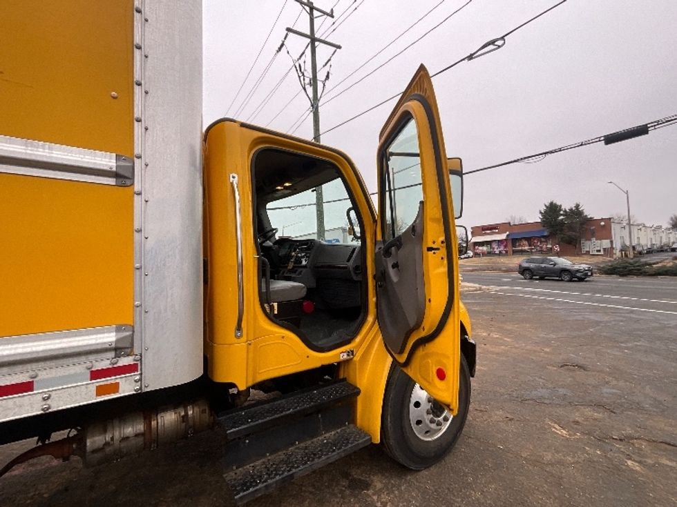 Medium Duty Box Truck-Light and Medium Duty Trucks-Freightliner-2020-M2-Alexandria-VA-189,057\n\t\tmiles-$ 41,000 - Image 20