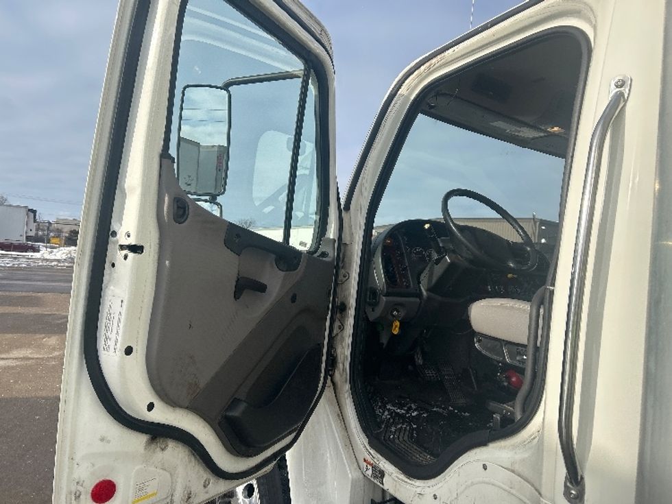 Medium Duty Box Truck-Light and Medium Duty Trucks-Freightliner-2020-M2-Allen Park-MI-107,193\n\t\tmiles-$ 57,500 - Image 16