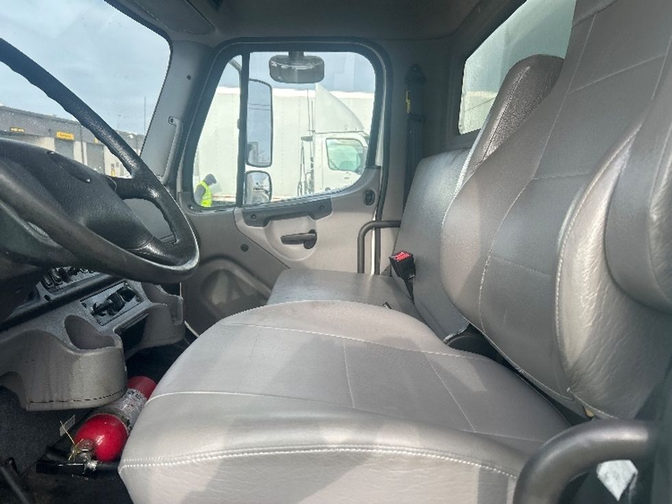 Medium Duty Box Truck-Light and Medium Duty Trucks-Freightliner-2020-M2-Allen Park-MI-107,193\n\t\tmiles-$ 57,500 - Image 19