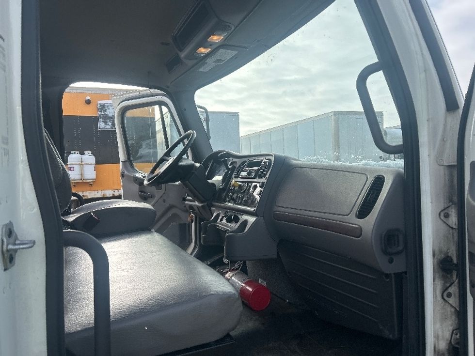 Medium Duty Box Truck-Light and Medium Duty Trucks-Freightliner-2020-M2-Allen Park-MI-107,193\n\t\tmiles-$ 57,500 - Image 22