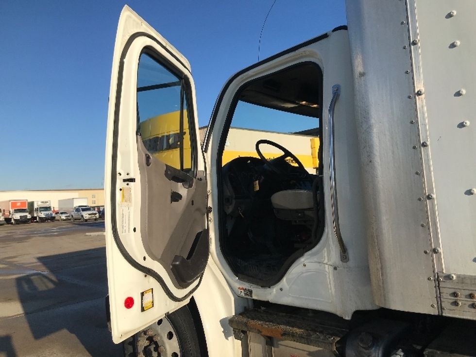 Medium Duty Box Truck-Light and Medium Duty Trucks-Freightliner-2020-M2-Allen Park-MI-111,862\n\t\tmiles-$ 63,000 - Image 16
