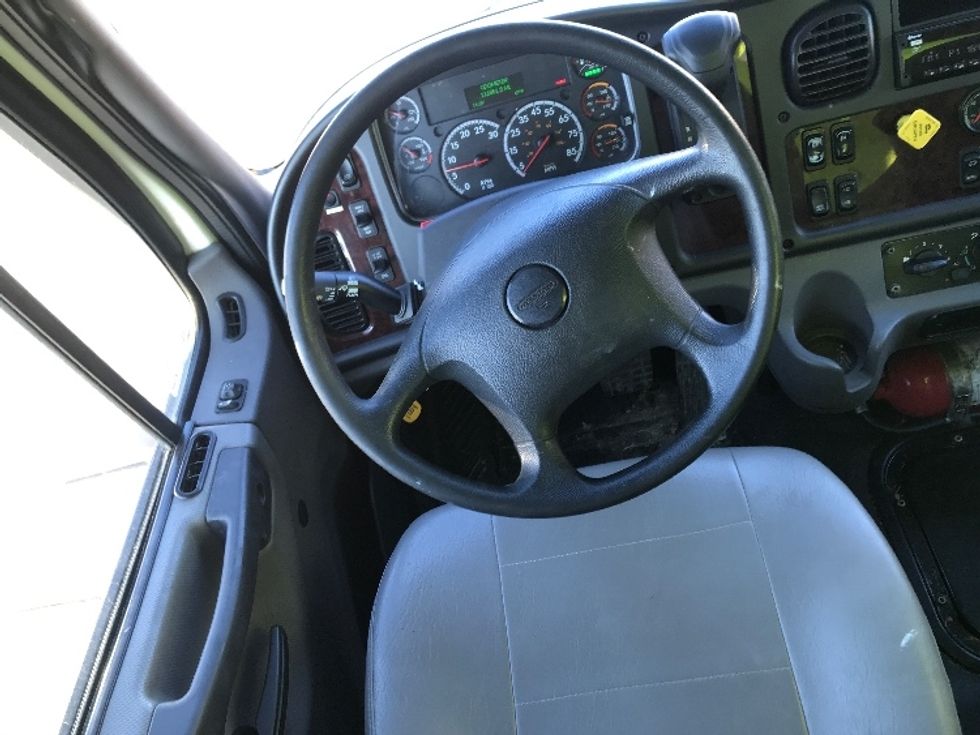 Medium Duty Box Truck-Light and Medium Duty Trucks-Freightliner-2020-M2-Allen Park-MI-111,862\n\t\tmiles-$ 63,000 - Image 18