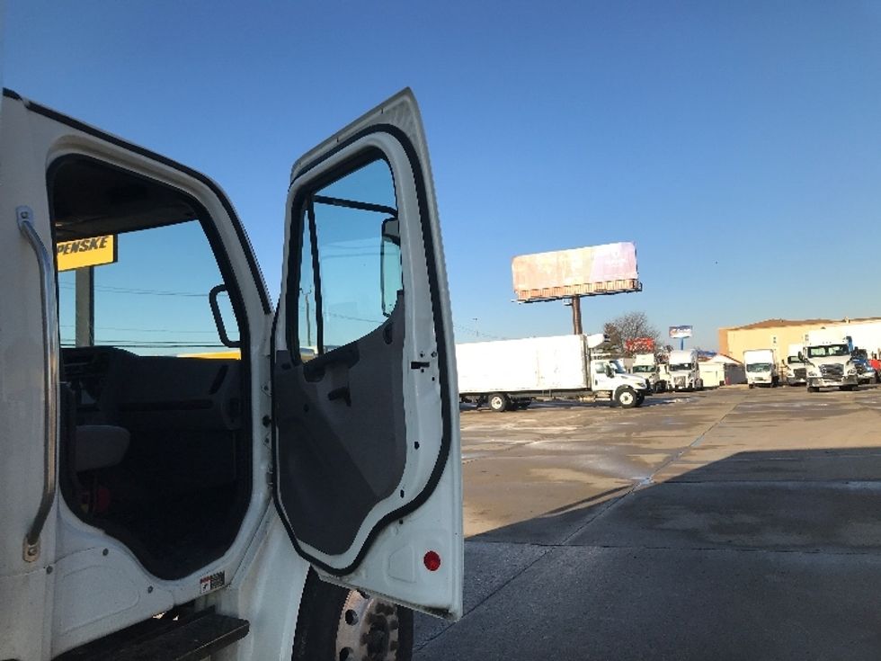 Medium Duty Box Truck-Light and Medium Duty Trucks-Freightliner-2020-M2-Allen Park-MI-111,862\n\t\tmiles-$ 63,000 - Image 20