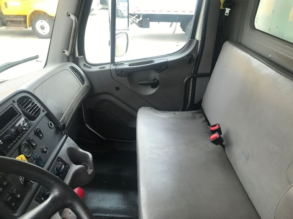 Medium Duty Box Truck-Light and Medium Duty Trucks-Freightliner-2020-M2-Allen Park-MI-132,622\n\t\tmiles-$ 57,750 - Image 19