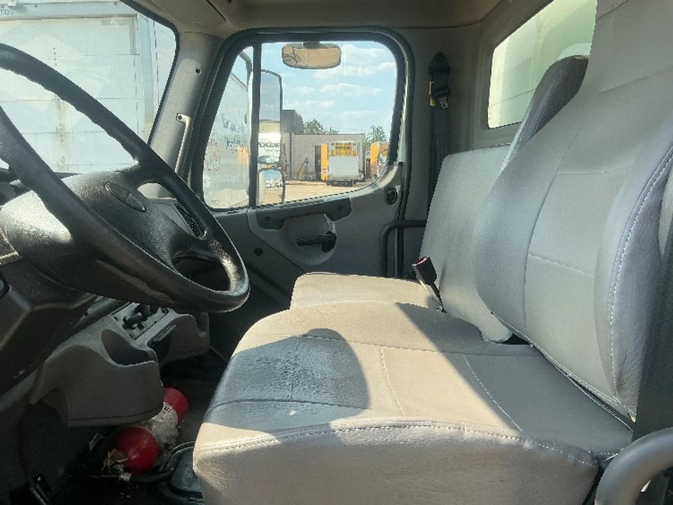 Medium Duty Box Truck-Light and Medium Duty Trucks-Freightliner-2020-M2-Allen Park-MI-170,332\n\t\tmiles-$ 51,250 - Image 19