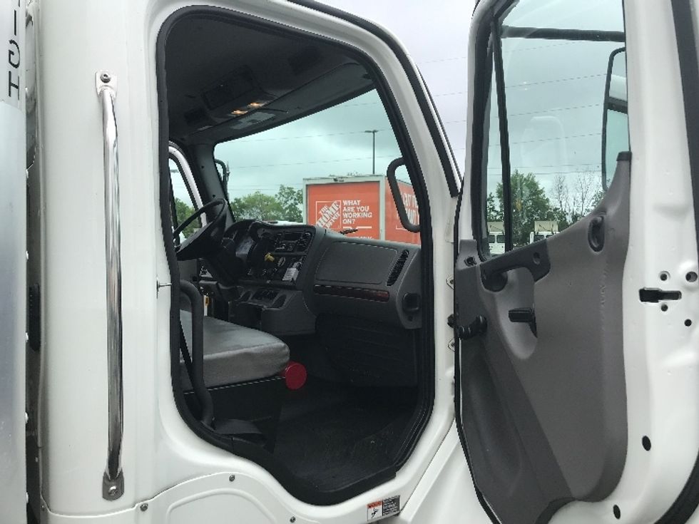 Medium Duty Box Truck-Light and Medium Duty Trucks-Freightliner-2020-M2-Atlanta-GA-181,346\n\t\tmiles-$ 51,750 - Image 19
