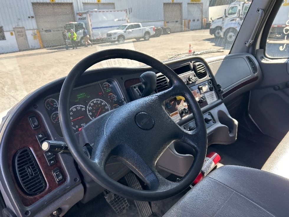 Medium Duty Box Truck-Light and Medium Duty Trucks-Freightliner-2020-M2-Auburn-MA-199,108\n\t\tmiles-$ 43,000 - Image 17