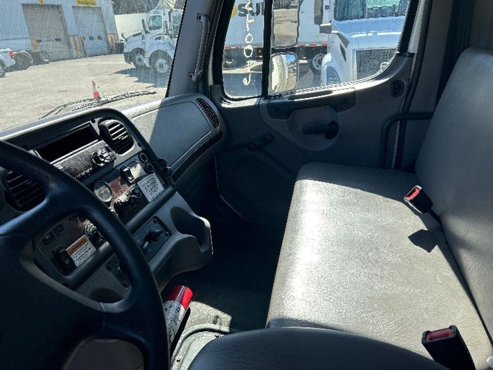 Medium Duty Box Truck-Light and Medium Duty Trucks-Freightliner-2020-M2-Auburn-MA-199,108\n\t\tmiles-$ 43,000 - Image 19