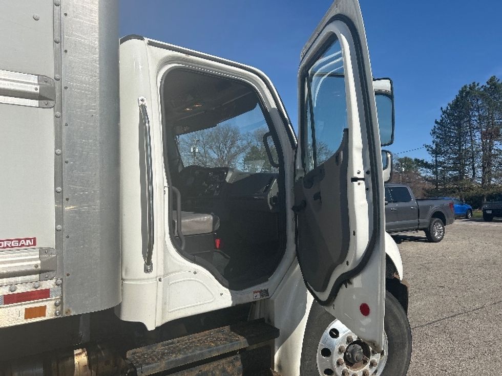 Medium Duty Box Truck-Light and Medium Duty Trucks-Freightliner-2020-M2-Auburn-MA-199,108\n\t\tmiles-$ 43,000 - Image 20