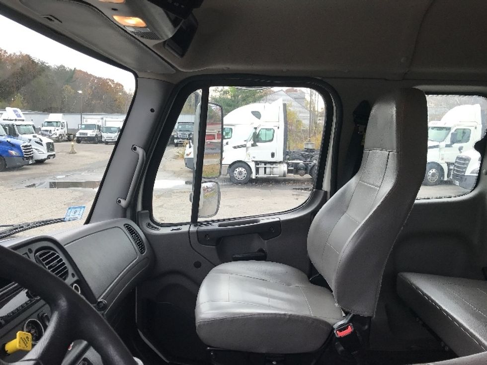 Medium Duty Box Truck-Light and Medium Duty Trucks-Freightliner-2020-M2-Auburn-MA-202,001\n\t\tmiles-$ 51,250 - Image 19