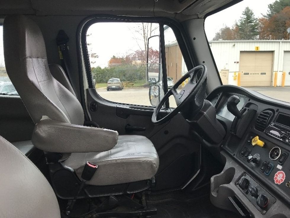 Medium Duty Box Truck-Light and Medium Duty Trucks-Freightliner-2020-M2-Auburn-MA-202,001\n\t\tmiles-$ 51,250 - Image 22