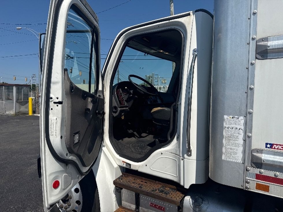 Medium Duty Box Truck-Light and Medium Duty Trucks-Freightliner-2020-M2-Baltimore-MD-145,079\n\t\tmiles-$ 53,500 - Image 16