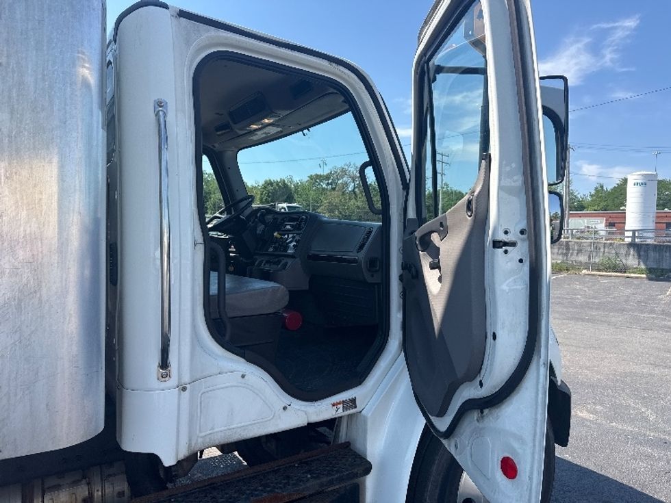 Medium Duty Box Truck-Light and Medium Duty Trucks-Freightliner-2020-M2-Baltimore-MD-145,079\n\t\tmiles-$ 53,500 - Image 20