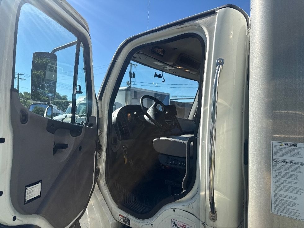 Medium Duty Box Truck-Light and Medium Duty Trucks-Freightliner-2020-M2-Baltimore-MD-224,677\n\t\tmiles-$ 36,000 - Image 15