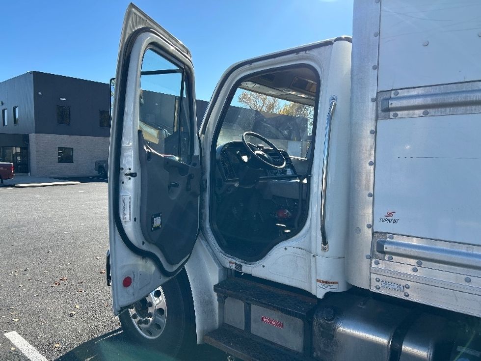 Medium Duty Box Truck-Light and Medium Duty Trucks-Freightliner-2020-M2-Belcamp-MD-253,758\n\t\tmiles-$ 36,000 - Image 16