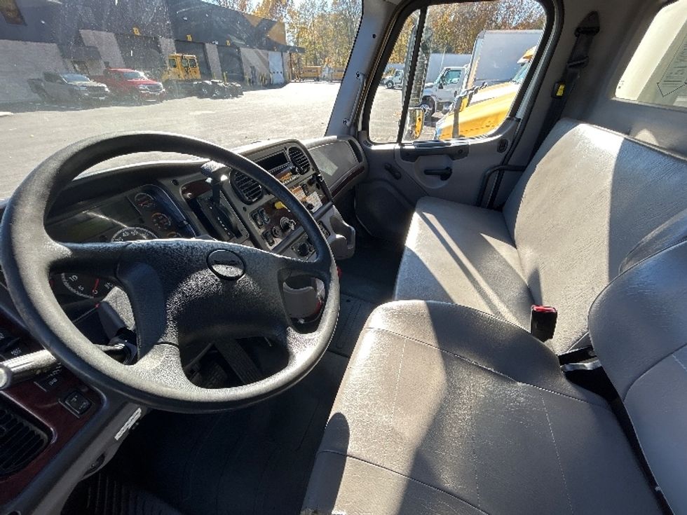 Medium Duty Box Truck-Light and Medium Duty Trucks-Freightliner-2020-M2-Belcamp-MD-253,758\n\t\tmiles-$ 36,000 - Image 17