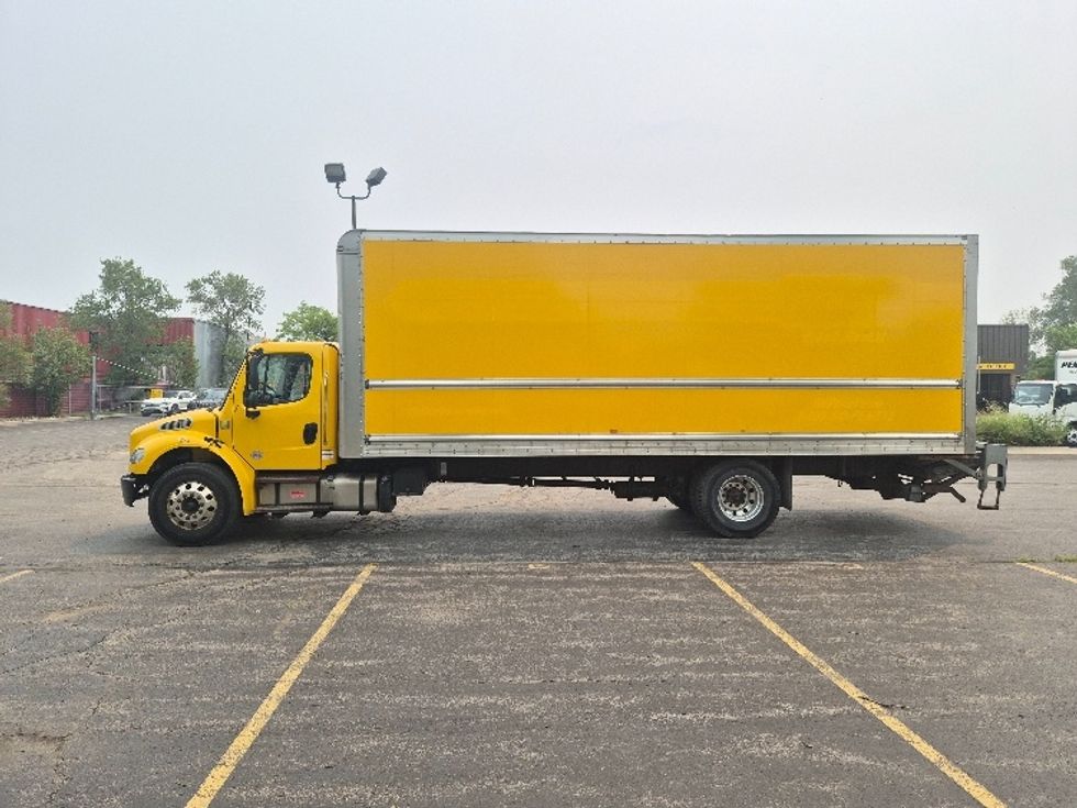 Medium Duty Box Truck-Light and Medium Duty Trucks-Freightliner-2020-M2-Belleville-ON-295,812\n\t\tkm-$ 61,500 - Image 4