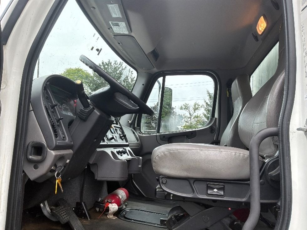 Medium Duty Box Truck-Light and Medium Duty Trucks-Freightliner-2020-M2-Bensalem-PA-106,727\n\t\tmiles-$ 67,250 - Image 16