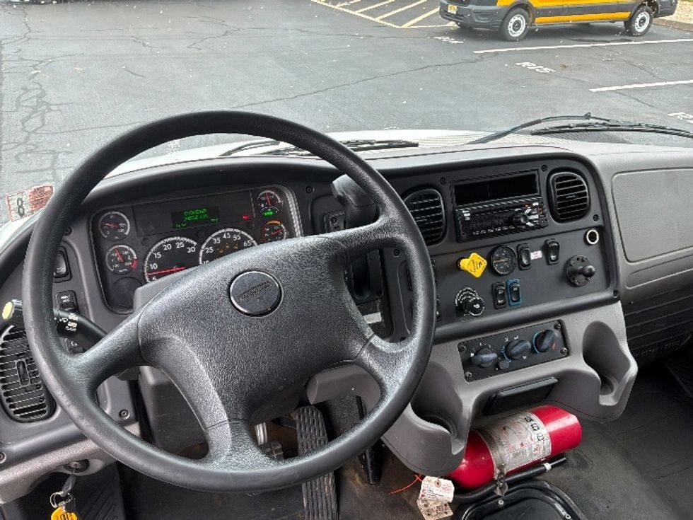 Medium Duty Box Truck-Light and Medium Duty Trucks-Freightliner-2020-M2-Bensalem-PA-106,727\n\t\tmiles-$ 67,250 - Image 18