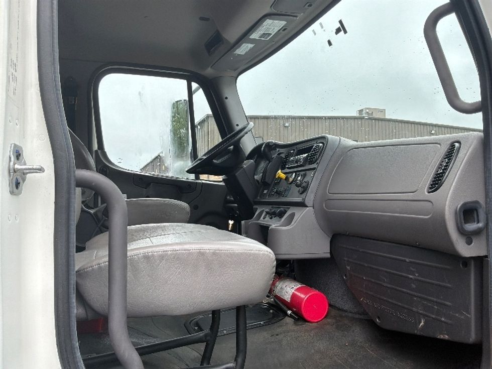 Medium Duty Box Truck-Light and Medium Duty Trucks-Freightliner-2020-M2-Bensalem-PA-106,727\n\t\tmiles-$ 67,250 - Image 20