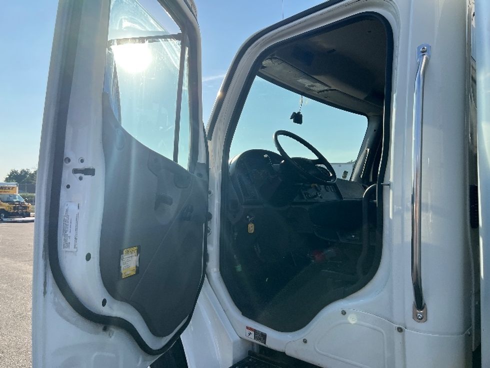 Medium Duty Box Truck-Light and Medium Duty Trucks-Freightliner-2020-M2-Bensalem-PA-141,568\n\t\tmiles-$ 55,000 - Image 16