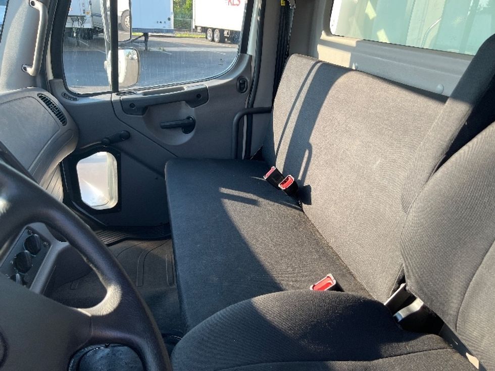 Medium Duty Box Truck-Light and Medium Duty Trucks-Freightliner-2020-M2-Bensalem-PA-141,568\n\t\tmiles-$ 55,000 - Image 19