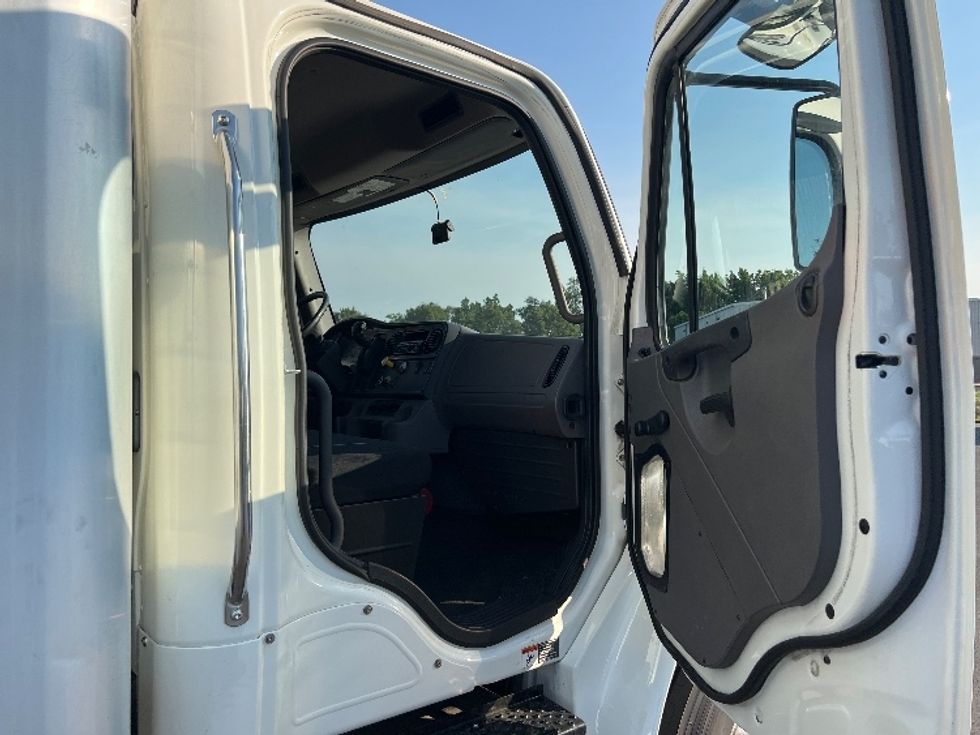 Medium Duty Box Truck-Light and Medium Duty Trucks-Freightliner-2020-M2-Bensalem-PA-141,568\n\t\tmiles-$ 55,000 - Image 20