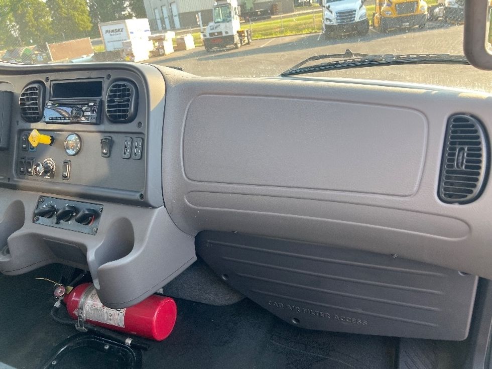 Medium Duty Box Truck-Light and Medium Duty Trucks-Freightliner-2020-M2-Bensalem-PA-141,568\n\t\tmiles-$ 55,000 - Image 21