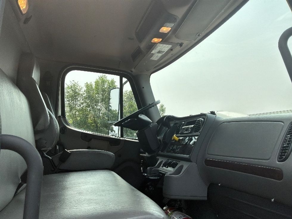 Medium Duty Box Truck-Light and Medium Duty Trucks-Freightliner-2020-M2-Bensalem-PA-142,210\n\t\tmiles-$ 50,500 - Image 19