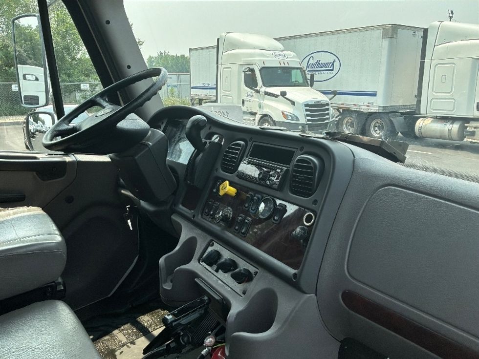 Medium Duty Box Truck-Light and Medium Duty Trucks-Freightliner-2020-M2-Bensalem-PA-142,210\n\t\tmiles-$ 50,500 - Image 21