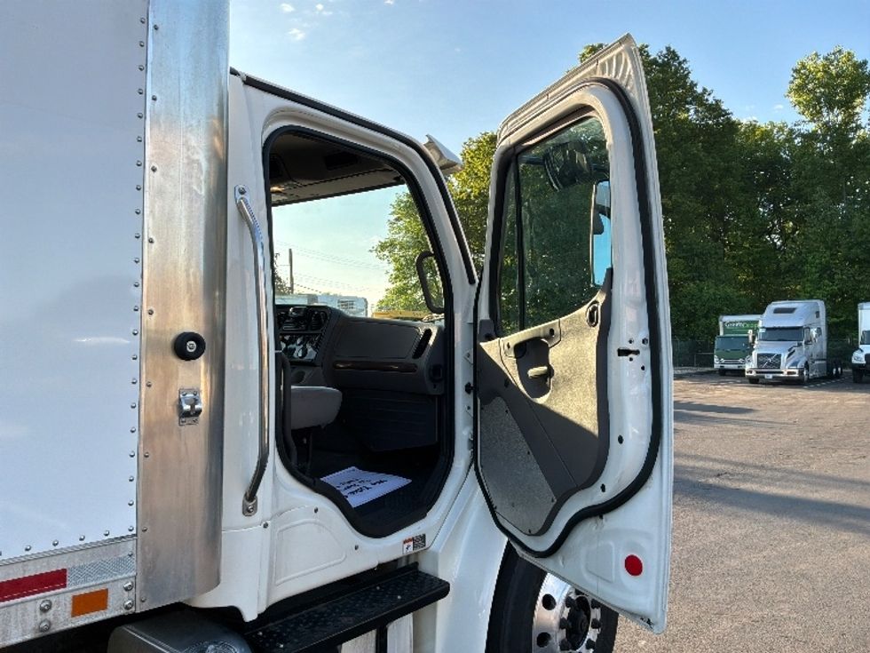 Medium Duty Box Truck-Light and Medium Duty Trucks-Freightliner-2020-M2-Bensalem-PA-178,056\n\t\tmiles-$ 55,500 - Image 20
