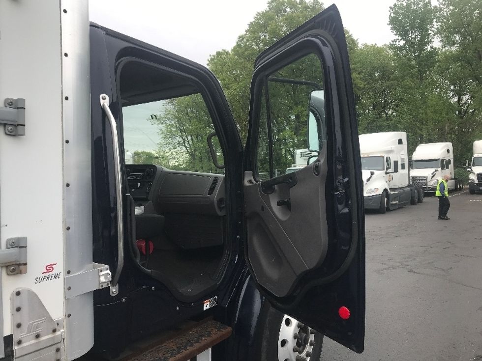 Medium Duty Box Truck-Light and Medium Duty Trucks-Freightliner-2020-M2-Bensalem-PA-220,534\n\t\tmiles-$ 49,500 - Image 20