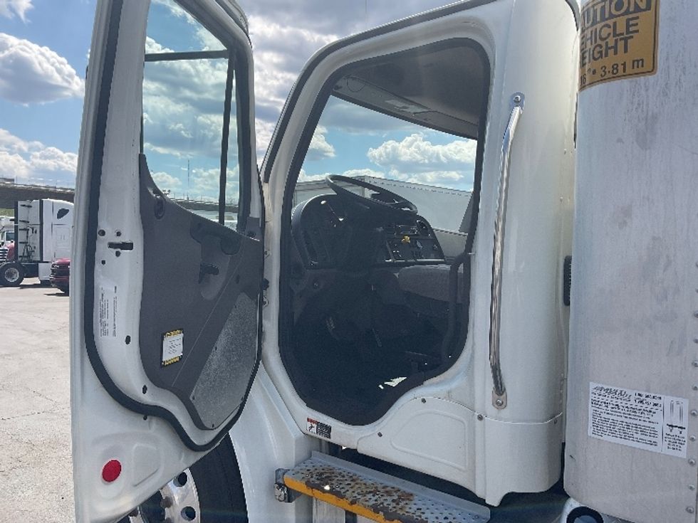 Medium Duty Box Truck-Light and Medium Duty Trucks-Freightliner-2020-M2-Binghamton-NY-172,154\n\t\tmiles-$ 51,000 - Image 16