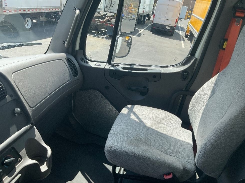 Medium Duty Box Truck-Light and Medium Duty Trucks-Freightliner-2020-M2-Binghamton-NY-172,154\n\t\tmiles-$ 51,000 - Image 19