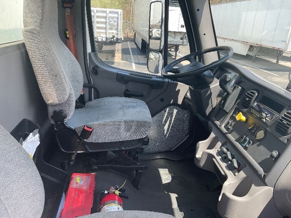 Medium Duty Box Truck-Light and Medium Duty Trucks-Freightliner-2020-M2-Binghamton-NY-172,154\n\t\tmiles-$ 51,000 - Image 22