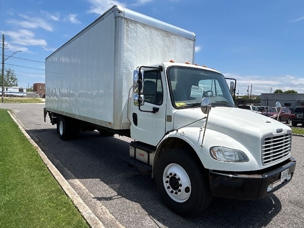 Medium Duty Box Truck-Light and Medium Duty Trucks-Freightliner-2020-M2-Birmingham-AL-199,385\n\t\tmiles-$ 52,000 - Image 1