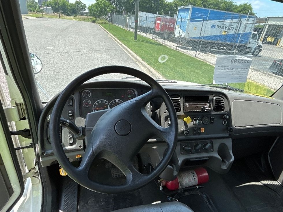 Medium Duty Box Truck-Light and Medium Duty Trucks-Freightliner-2020-M2-Birmingham-AL-199,385\n\t\tmiles-$ 52,000 - Image 18