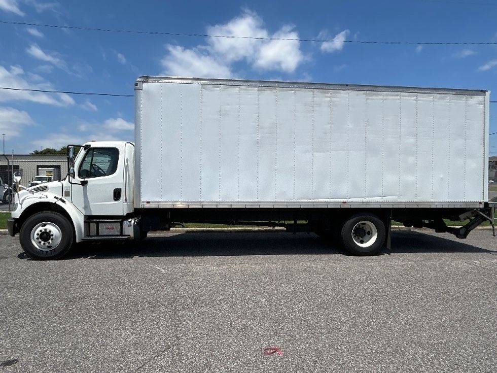 Medium Duty Box Truck-Light and Medium Duty Trucks-Freightliner-2020-M2-Birmingham-AL-199,385\n\t\tmiles-$ 52,000 - Image 4