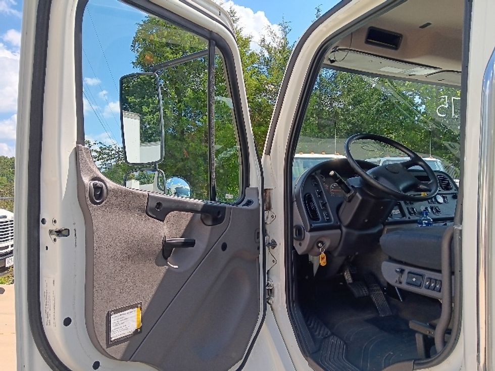 Medium Duty Box Truck-Light and Medium Duty Trucks-Freightliner-2020-M2-Blountville-TN-202,029\n\t\tmiles-$ 55,500 - Image 16