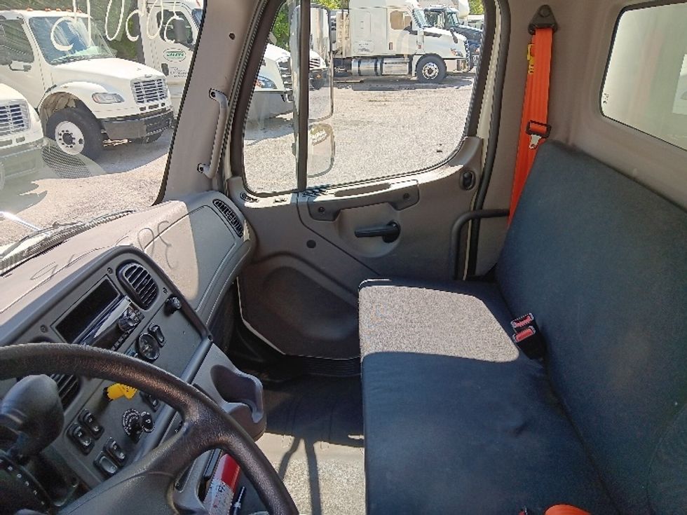 Medium Duty Box Truck-Light and Medium Duty Trucks-Freightliner-2020-M2-Blountville-TN-202,029\n\t\tmiles-$ 55,500 - Image 19