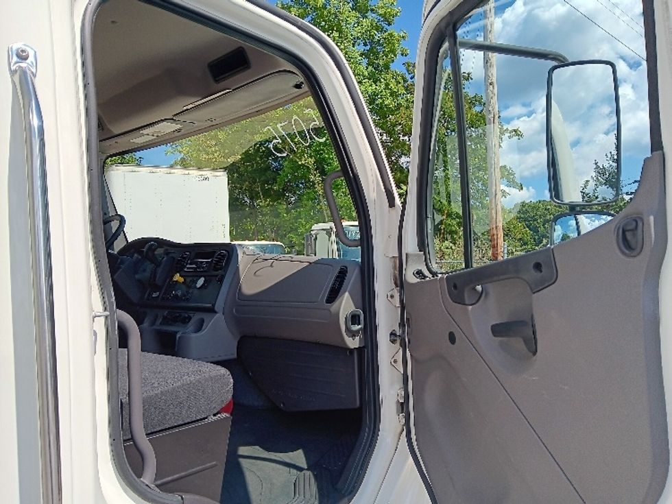 Medium Duty Box Truck-Light and Medium Duty Trucks-Freightliner-2020-M2-Blountville-TN-202,029\n\t\tmiles-$ 55,500 - Image 20